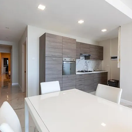 Brand New Beachfront Delux Apt With Amazing View By 360 Estates *