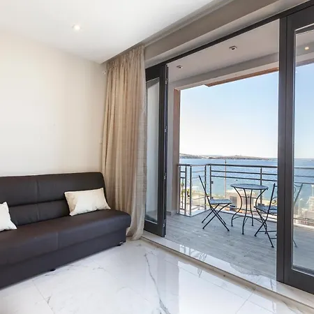 Apartment Brand New Beachfront Delux Apt With Amazing View By 360 Estates