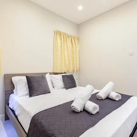 Apartment Brand New Beachfront Delux Apt With Amazing View By 360 Estates St. Paul's Bay
