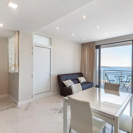 Brand New Beachfront Delux Apt With Amazing View By 360 Estates *